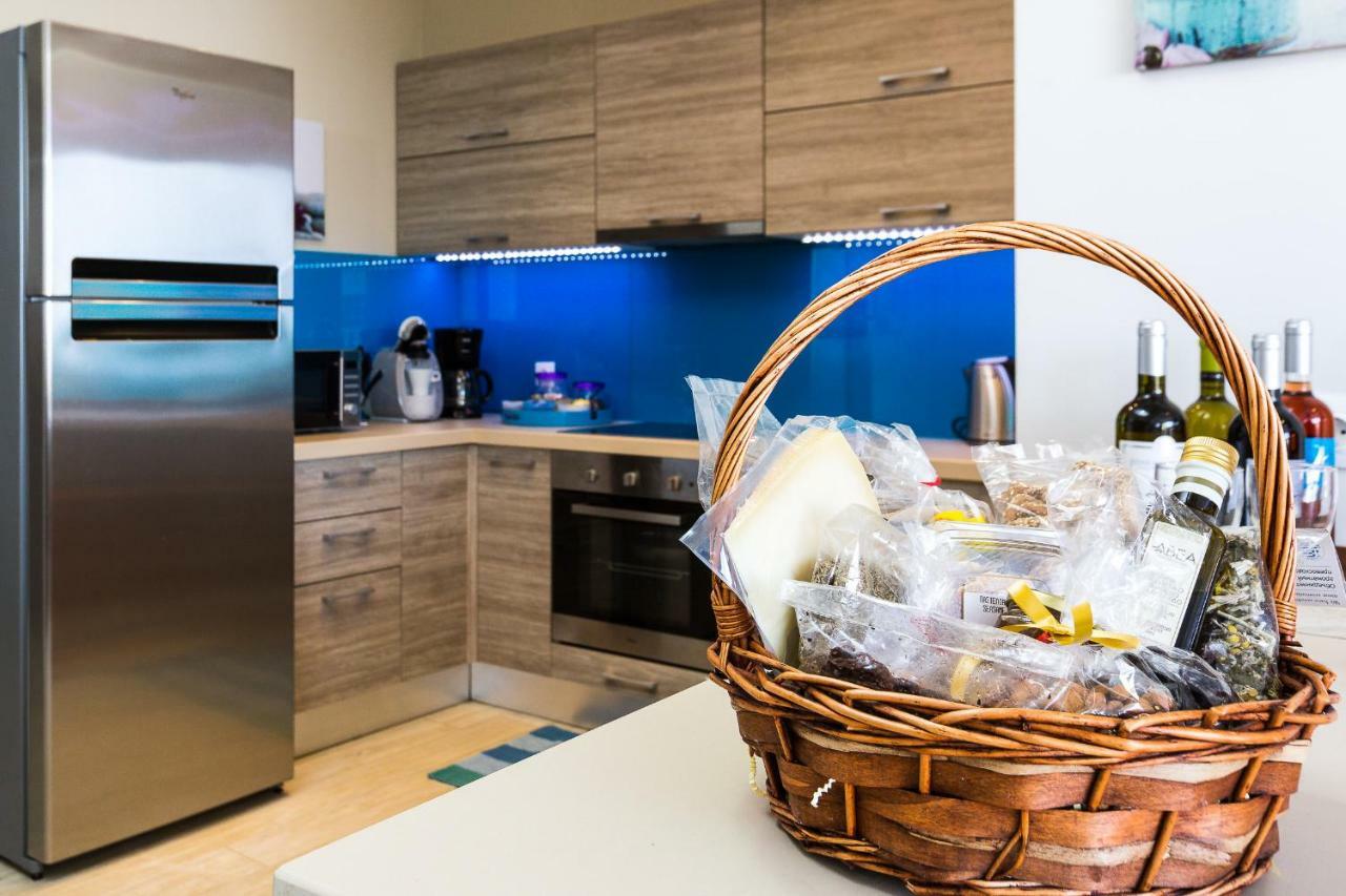 Iris Luxury Beach Front Residence With Pool & Bbq, By Thinkvilla Villa Rethymno