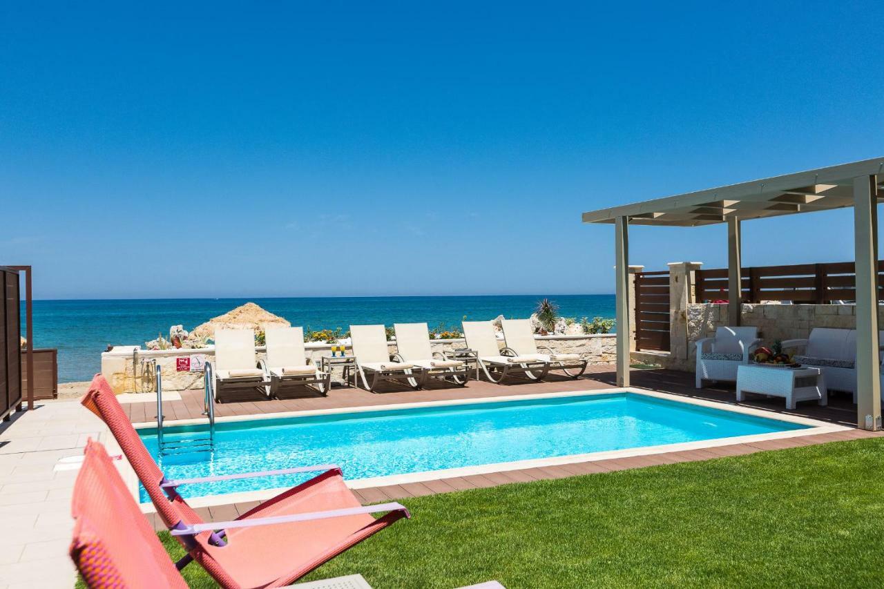 Iris Luxury Beach Front Residence With Pool & Bbq, By Thinkvilla Villa